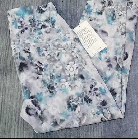 NWT Lululemon Unlimit High-Rise Tight 25" Kaleidofloral Multi various sizes - Picture 9 of 11